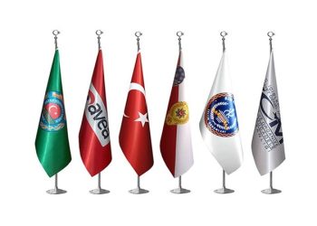 Masa Bayrakları ile Kurumsal Kimliğinizi Ön Plana Çıkarın