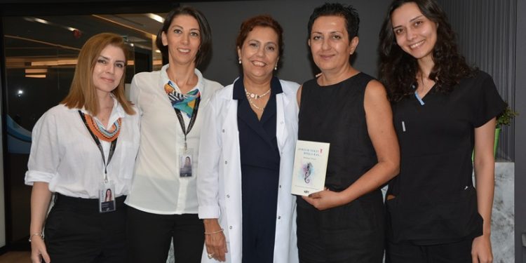 Marmarisli Mehtap Yalçın, kanser tedavisinde yanında olan doktorları için kitap yazdı