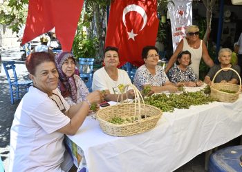 İzmir’in Benzersiz Lezzeti: Coğrafi İşaretli Bademli Koruk Şerbeti