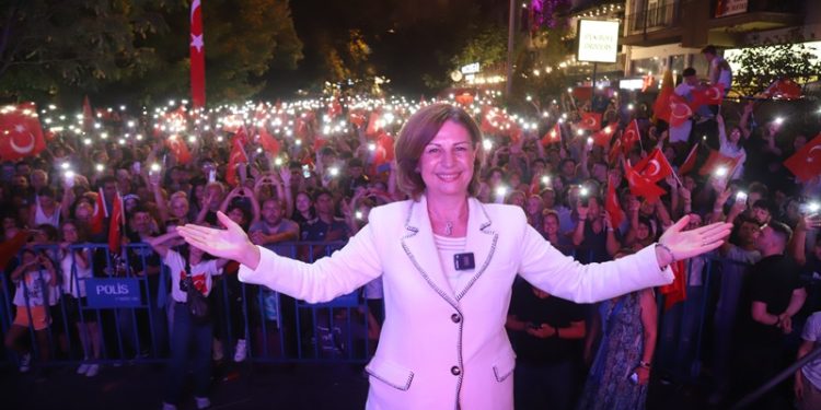 Ayşe Ünlüce: Zafer Bayramımızı kültürün, özgürlüğün, uygarlığın başkenti Eskişehir’de kutluyoruz