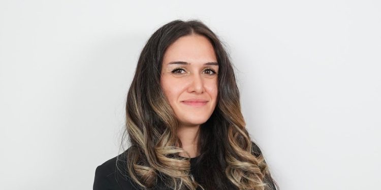 Diyetisyen Dilara Devranoğlu : “Şişkinlik Yaşamanızın Sebebi Bağırsak Bakterilerimiz Olabilir Mi?”