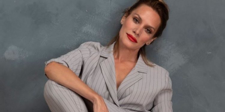 Ebru Cündübeyoğlu, Arka Sokaklar’da