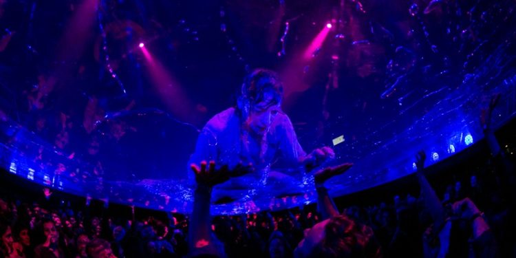 Teknoloji ve sanatı  buluşturan ” Fuerza Bruta Wayra” Muhteşem şovuyla İstanbul’da