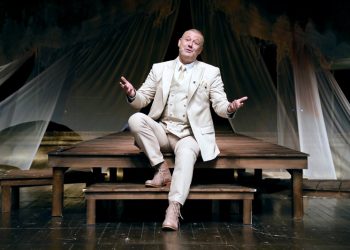 “Rüstemoğlu Cemal’in Tuhaf Hikâyesi” Harbiye’de