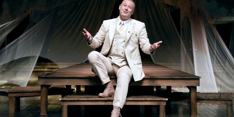 “Rüstemoğlu Cemal’in Tuhaf Hikâyesi” Harbiye’de