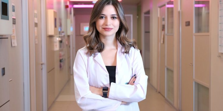 Psikolog Özgenur Taşkın : Yaz aylarında aşık olma eğilimi artırıyor ama!  Yaz aşkları kısa ömürlü oluyor…