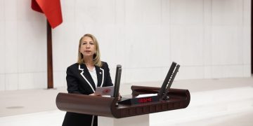 CHP’li Süreyya Öneş Derici, İçişleri Bakanına çifte ikamet izni alan uyuşturucu baronunu sordu!