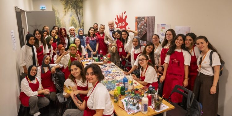 Kız kardeşlik dayanışması büyüyor