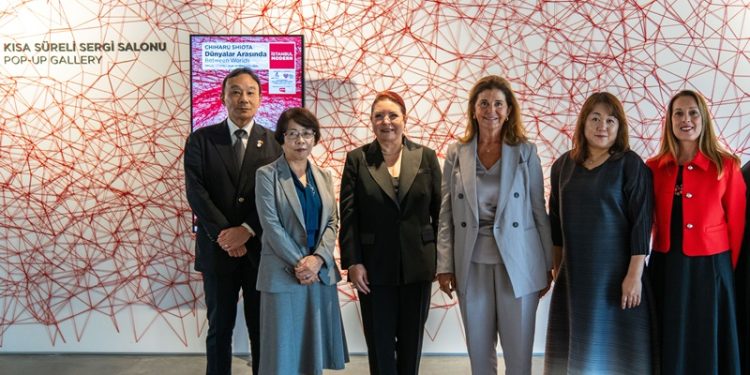 İstanbul Modern’de Chiharu Shiota ile Dünyalar arasında