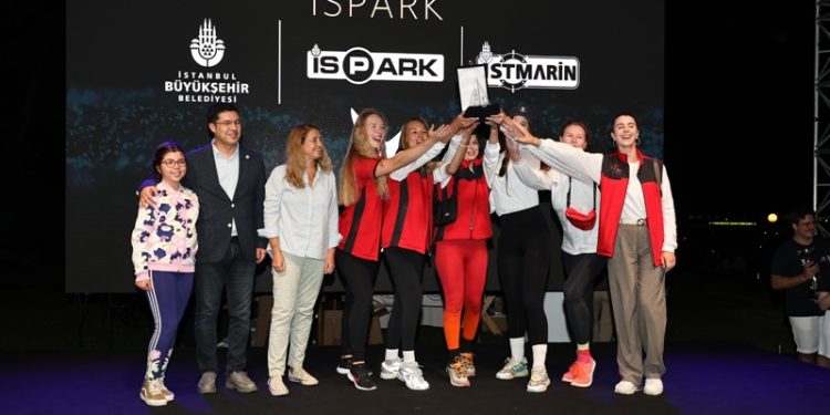 İstmarin kupası Whıte Angels ekibinin