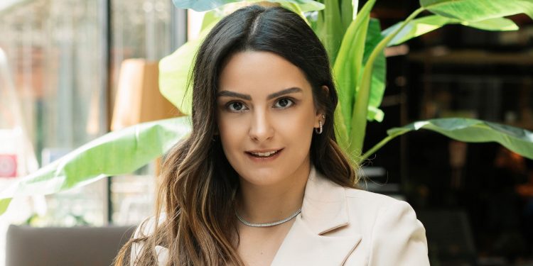 Teedo CMO’su Cansu Karagül : Yetenek yönetiminde yeni strateji: Dışarıda aramak yerine içeride yetiştirmek
