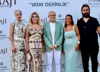 Devrim Erbil’in “Yatay Derinlik Kitabına” sanat dünyasından yoğun ilgi