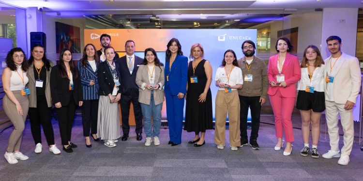 ÜNLÜ & Co Kadın Teknoloji Girişimcileri Akademisi’nde Yeni Dönem başlıyor