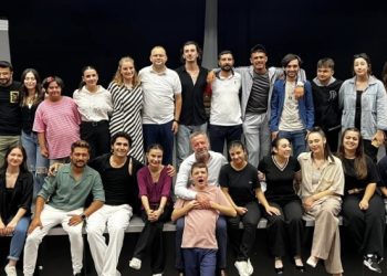 Sarayköy Belediyesi’nden uyuşturucuya karşı farkındalık: “Bir Şey Olmaz” Tiyatrosu
