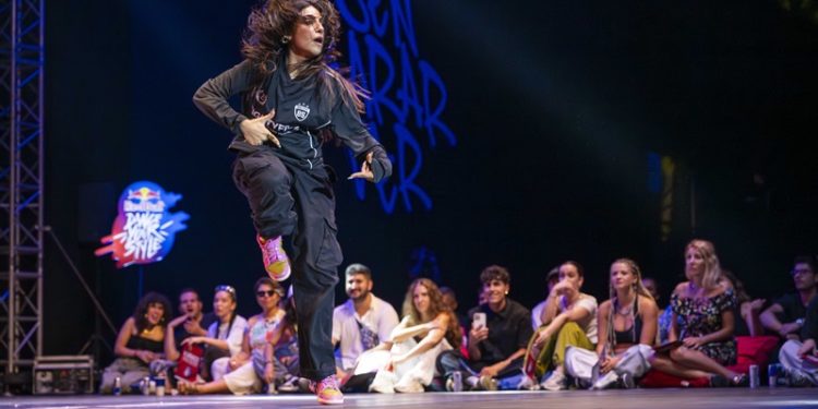 Red Bull Dance Your Style Türkiye’de Kazanan Esila Mayadağ oldu