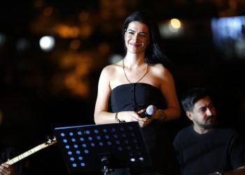 İzmir Müzisyenleri Buluşmaları Berfin Berşe konseri ile başladı