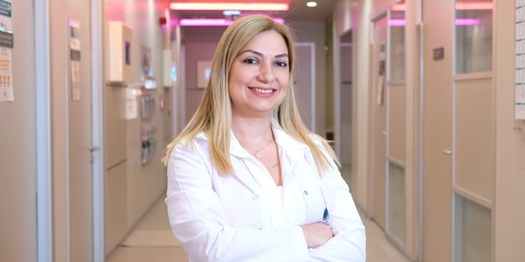 Psikolog Eda Ergür : Sosyal medya intihar düşüncelerine neden olabiliyor!
