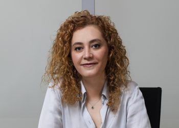 ‘Gitmesek de Görmesek de…’