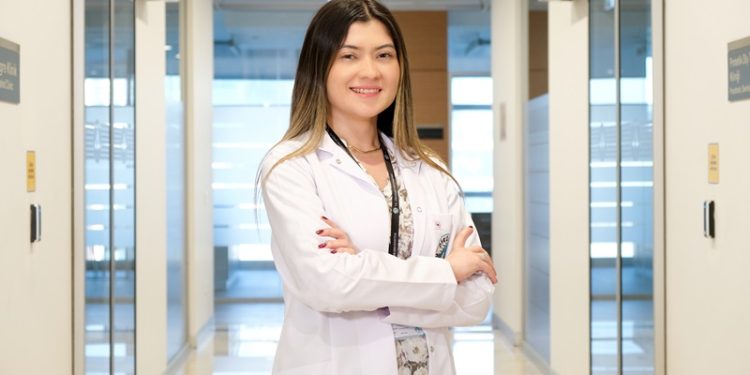 Dr. Öğretim Üyesi Özge Mimir : İyi temizlenmeyen diş araları çürük riskini artırıyor