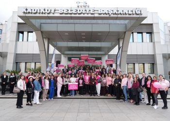 Kadıköy Belediyesi meme kanserinde erken tanının önemine dikkat çekti