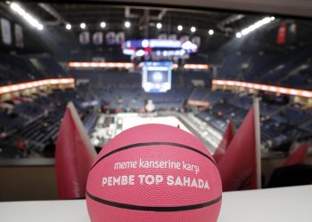 Pembe top sahada, Boyner yedi yıldır yanında