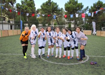 Kadınlar futbol oynarsa dünya yerinden oynar