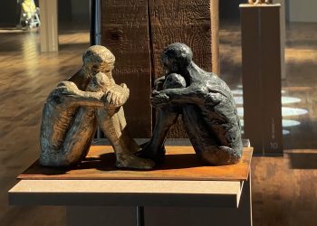 Cumhuriyetin ikinci yüzyılının şafağını kutlayan iki yeni sergi Yapı Kredi bomontiada’da açıldı