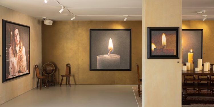 Çağatay Odabaş’ın Yeni Sergisi “Işık. Gölge. Sahneler” ile Her Eser Bir Film Sahnesi