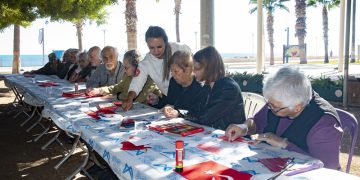 Alzheimer hastaları deniz kenarında hem sosyalleşti hem cumhuriyeti kutladı