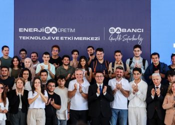 Beyin göçünü beyin gücüne dönüştüren  Sabancı, seferberlik ateşini İzmir’de yaktı