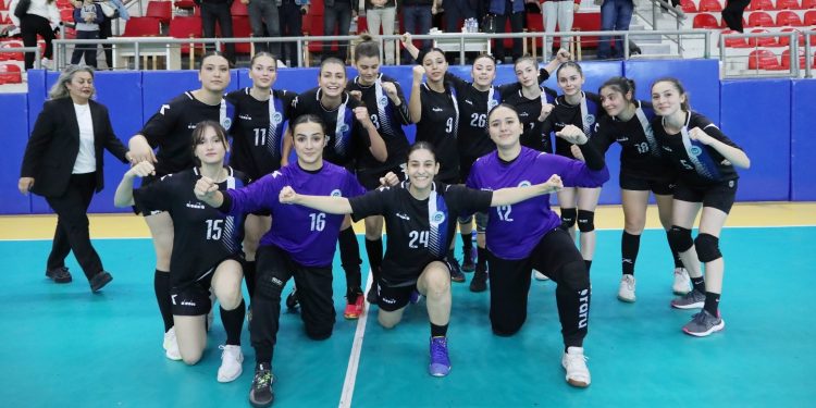 Odunpazarı GSK Kadın Hentbol Takımı, Tekirdağ CTE’yi yenerek serisini 4 maça çıkardı