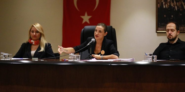 Efes Selçuk Başkanı Filiz Ceritoğlu Sengel : Haydi yürüyün beraber gidelim!