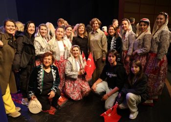 “Zamansız Kadınlar” Tiyatral gösterisi