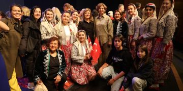 “Zamansız Kadınlar” Tiyatral gösterisi