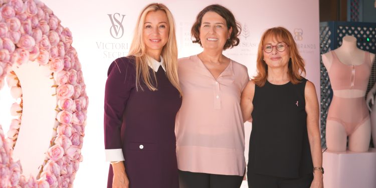 Victoria’s Secret Türkiye meme kanseri ile mücadelede Pembe İzler Kadın Kanserleri Derneği ile el ele