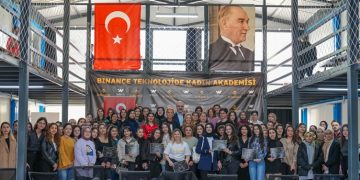 Binance Teknolojide Kadın Akademisi 150 mezun daha verdi