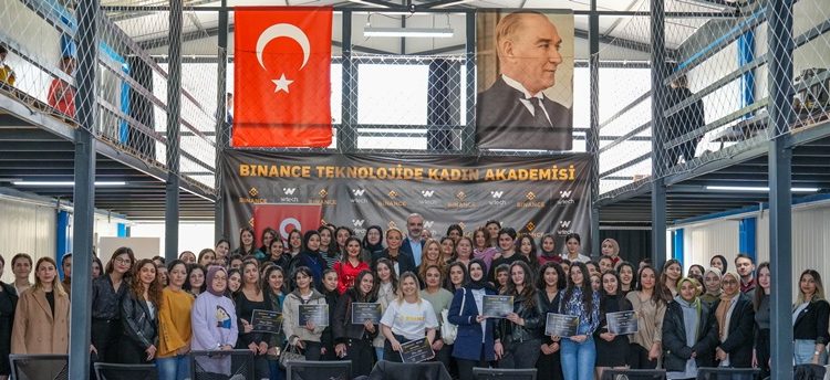 Binance Teknolojide Kadın Akademisi 150 mezun daha verdi