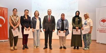İzmirli kadınlar yaptıkları çalışmalarla Türkiye’ye örnek oluyor