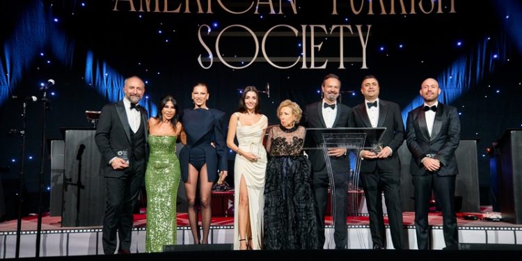 Amerikan Türk Cemiyeti’nden   Türk Televizyon ve Sinema Sektörünü New York’ta Buluşturan Görkemli gece