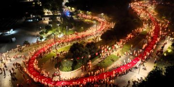 Antalya’da Cumhuriyet’in 101’inci yılında on binler Cumhuriyet için yürüdü