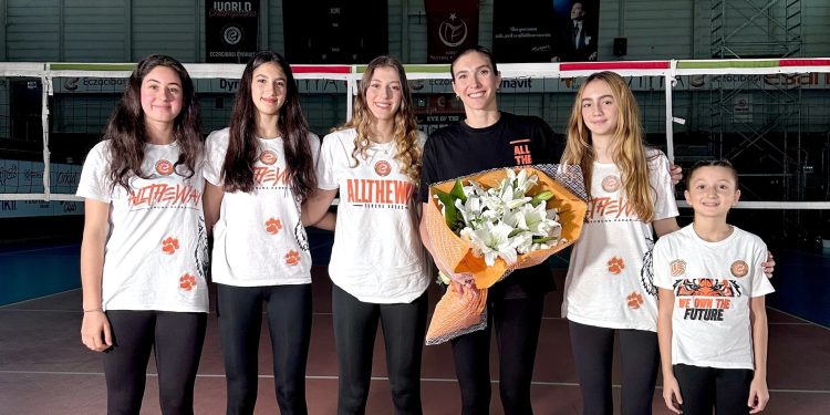 Eczacıbaşı Dynavit’den, Pasörün Hikayesi: Naz Aydemir Akyol ile geleceğe paslar videosu yayınlandı