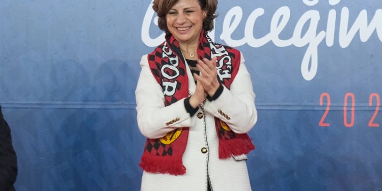 Ayşe Ünlüce’den Tüm şehre Eskişehirspor çağrısı