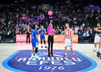 Hava atışı Çağla Şikel’den