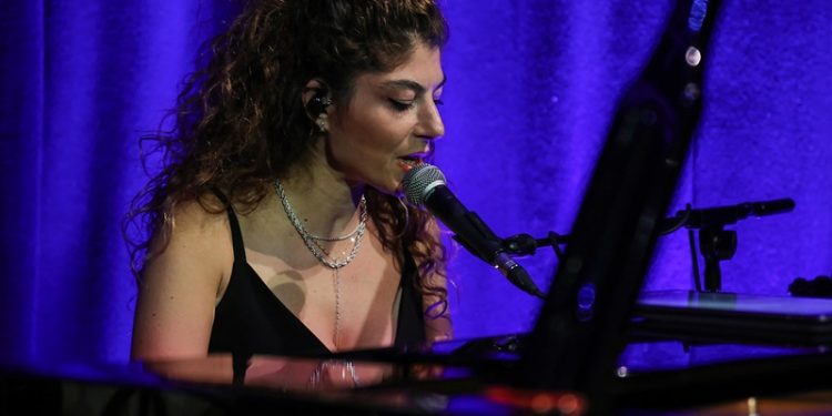 Esra Üçcan, 29 Ekim Cumhuriyet Bayramı için “Emanetim” marşı