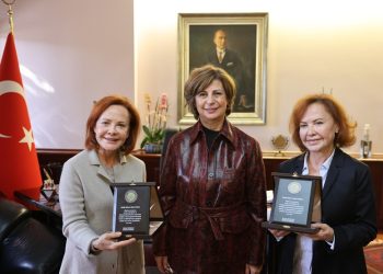 Güher ve Süher Pekinel kardeşler “Kalbimiz Her Zaman Eskişehir’de