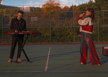 Melis Fis’ten “Bi’ Piyano Bi’ Vokal”