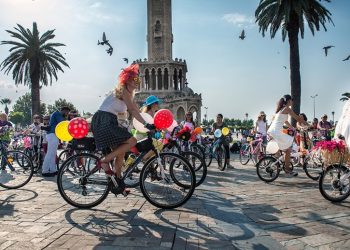 İzmir, Uluslararası Avrupa Demokrasi Başkenti Unvanı için son beşte