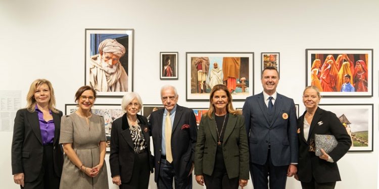 İzzet Keribar: Renklerin Yolculuğu