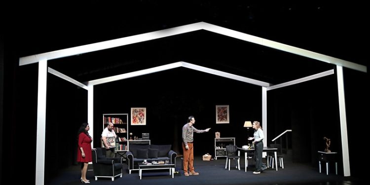 Çatışan kültürlerin hikâyesi “Yenilmez” seyirciyle buluşuyor