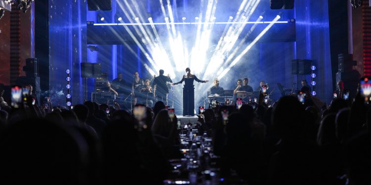 Siyah Kuğu Sibel Can